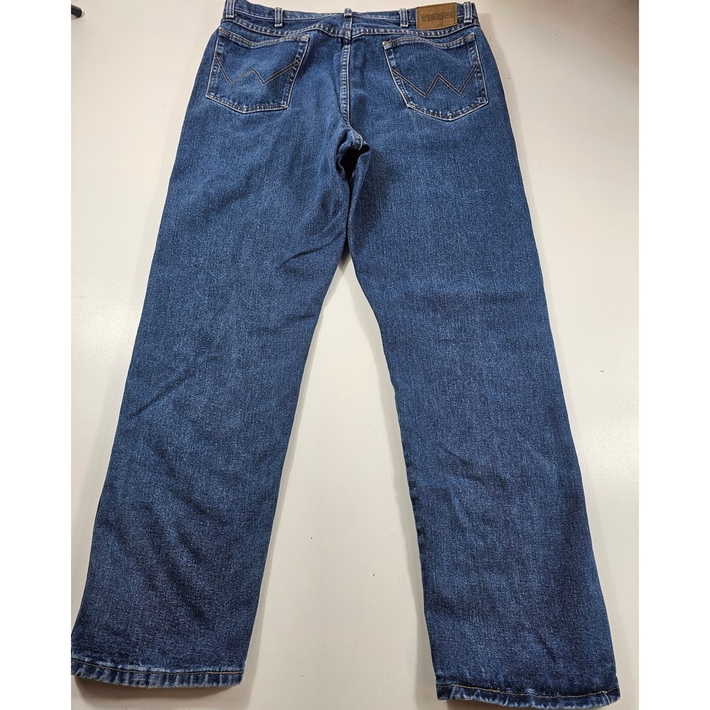 Wrangler rugged wear 36x32 western cowboy cut blue jeans work casual comfort ^